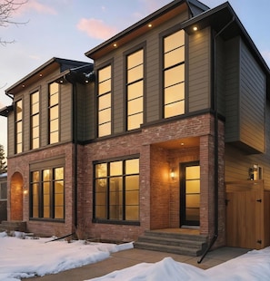 Exterior detail - Modern Home with Spa Bath & Garage Altadore (Calgary)