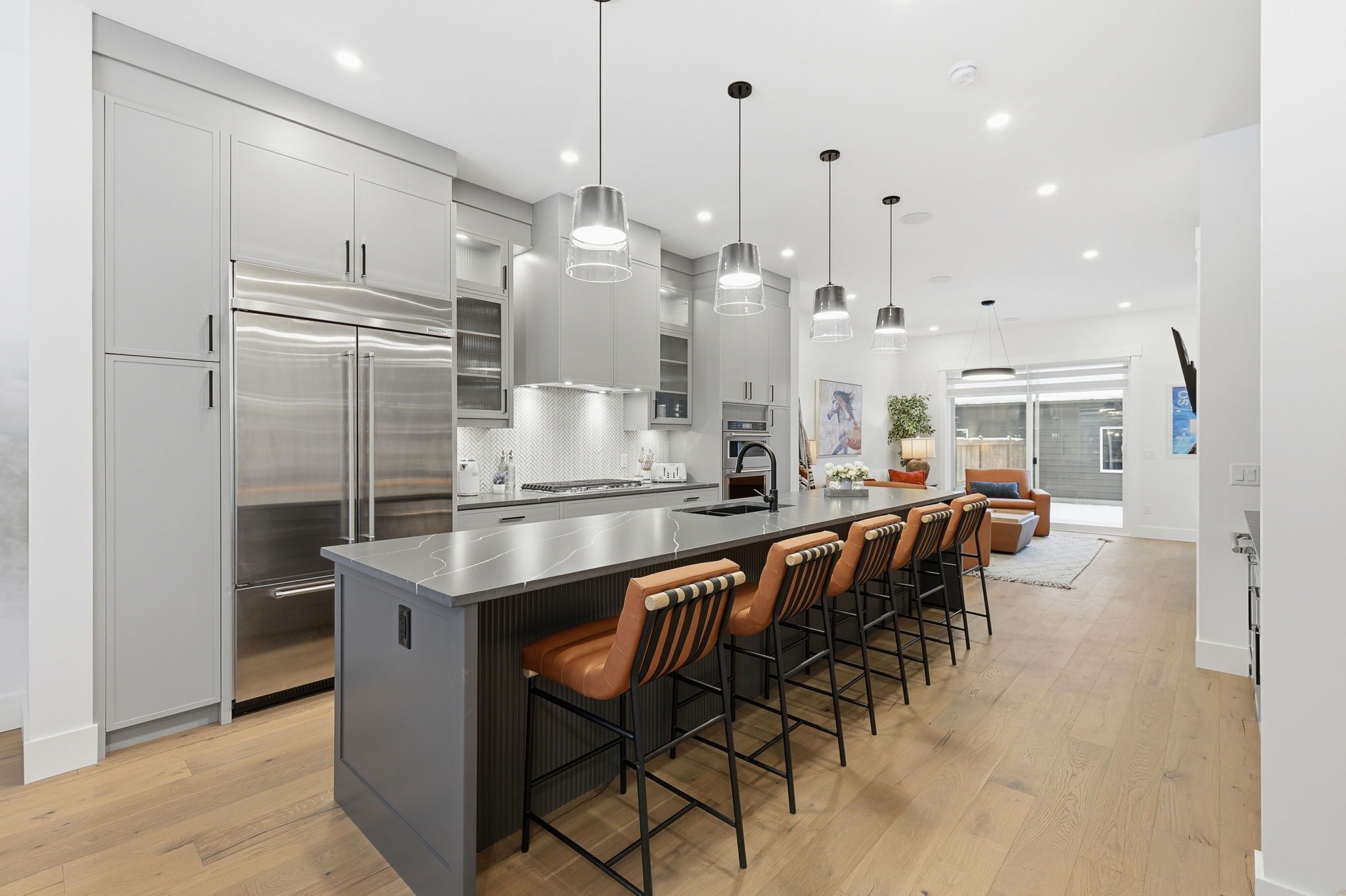 Frigorífic, microones, forn i placa de cuina 