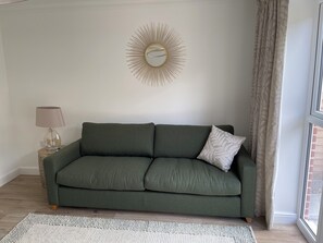 Smart TV - New house beautifully furnished to a high standard. 12 minute drive to southwold (Wrentham)