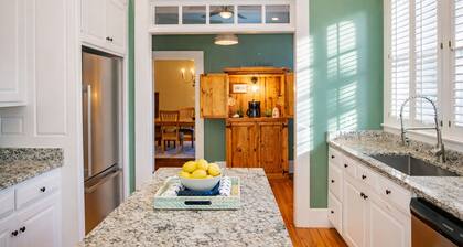 Steps to VSU Campus • Private Pool • Sleeps 10 • Magnolia Manor