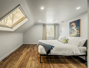 9 habitaciones, internet y ropa de cama 