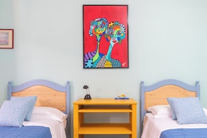 2 makuuhuonetta, silitysrauta/-lauta, internet, vuodevaatteet