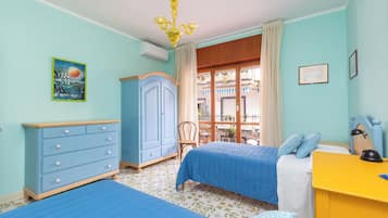 2 bedrooms, iron/ironing board, Internet, bed sheets