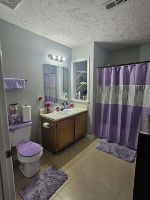 Unclassified image, 5 of 13, button - Tranquil 4-bedroom house with AC in charming Hope Mills (Hope Mills)