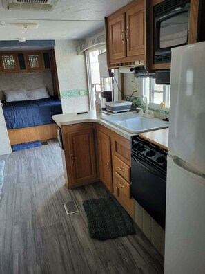 Private kitchen - 2-bedroom 37 ft. Camper near Grider Hill Marina on Lake 
Cumberland (Albany)