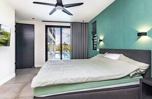 8 chambres, fer et planche à repasser, accès Internet, draps fournis