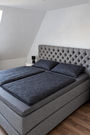 1 bedroom, Internet, bed sheets - Completely renovated design apartment close to the city (Lünen)