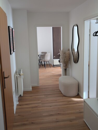 Komplett renovierte Design-Wohnung in Stadtnähe