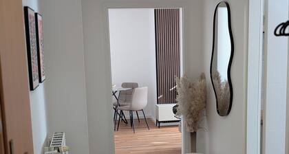 Komplett renovierte Design-Wohnung in Stadtnähe