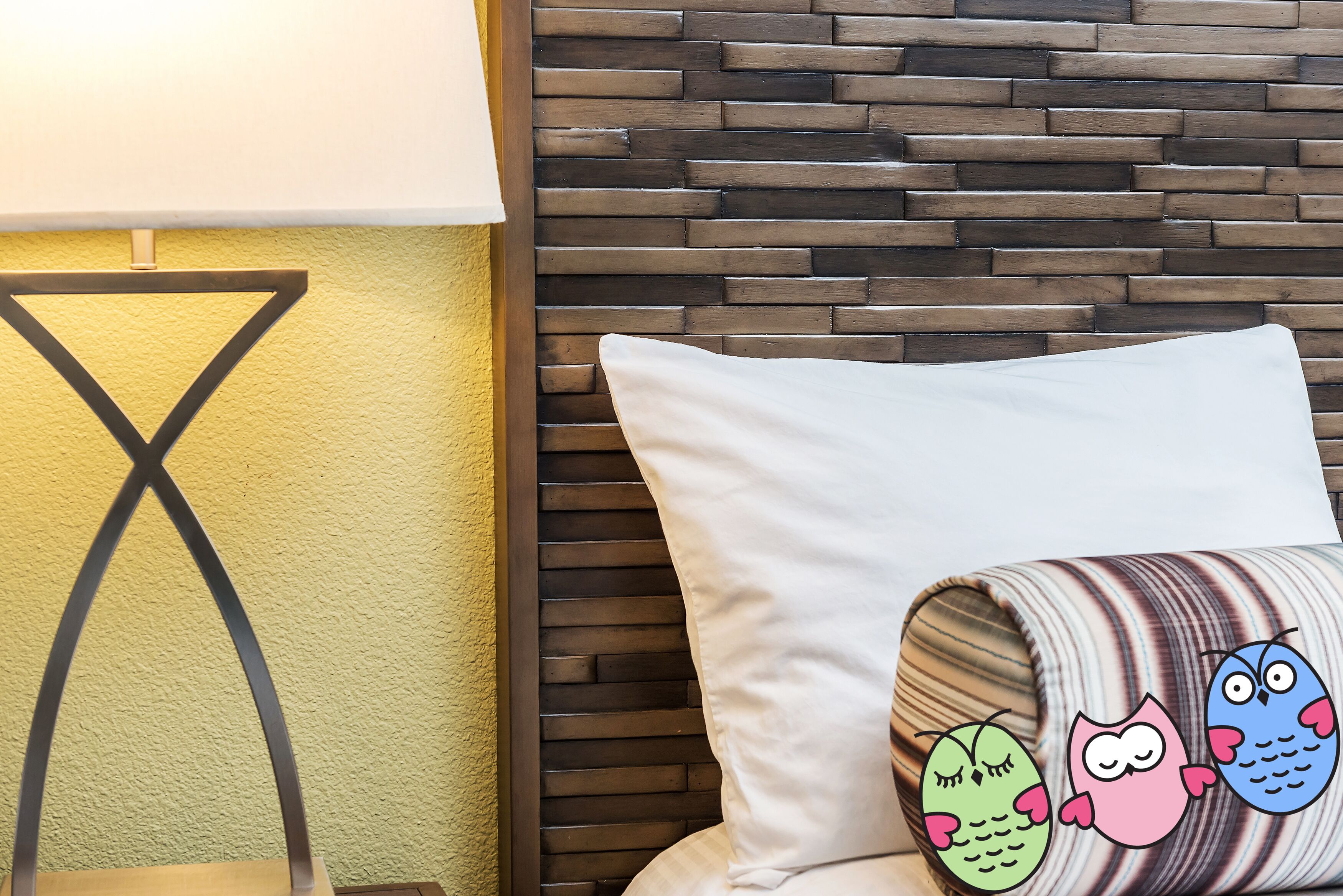 2 bedrooms, iron/ironing board, internet, bed sheets