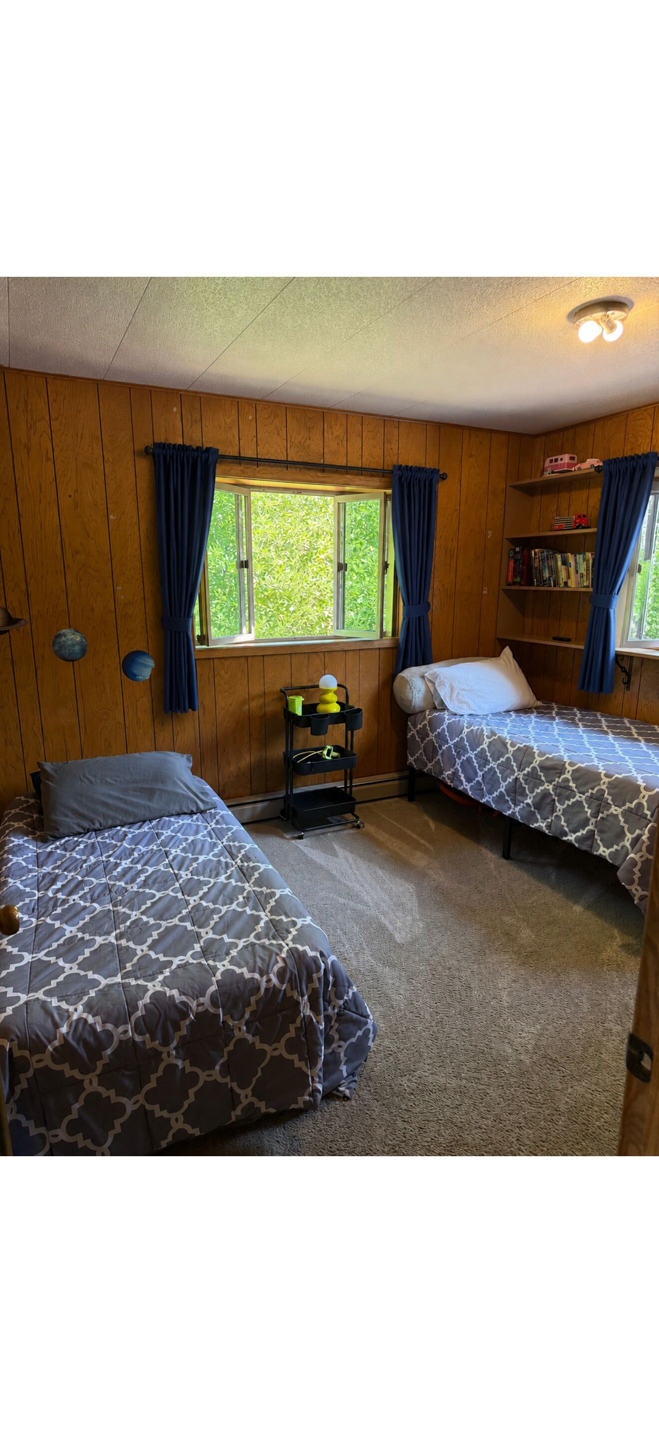 4 bedrooms, desk, iron/ironing board, free WiFi