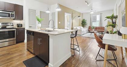 Luxurious 2B2B Near Toyota HQ