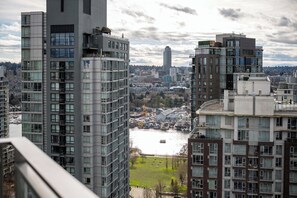Property grounds - Sky-High Luxury in Vibrant Yaletown Hub WaterViews (Vancouver)