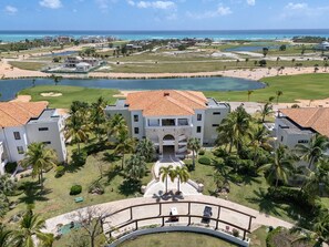Exterior - 1-bedroom 1.5 bath apartment in beautiful Cap Cana with private pool and gym (Punta Cana)