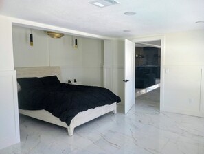 Room - Waterfront Home  Shore Acres (St. Petersburg)