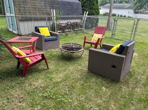 Property grounds - 3-bedroom townhome in welcoming St. Joseph.  Close to all the beaches &wineries  (St. Joseph)