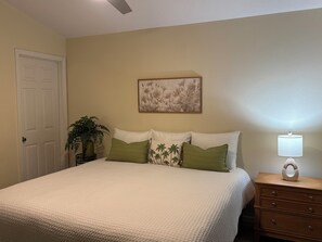 Iron/ironing board, bed sheets - Home in Beautiful Uptown Vero Beach, close to the best of amenities. (Vero Beach)