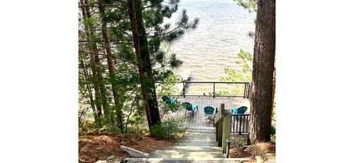 Lakefront Chalet on Lac Mégantic | 4-Season Hot Tub