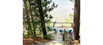 Lakefront Chalet on Lac Mégantic | 4-Season Hot Tub