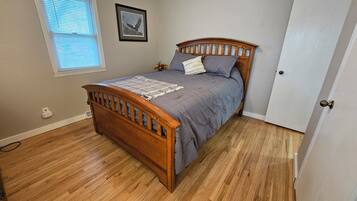 4 chambres, fer et planche à repasser, Wi-Fi, literie fournie