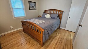 4 chambres, fer et planche à repasser, Wi-Fi, draps fournis