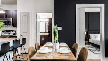Apartment | Dining