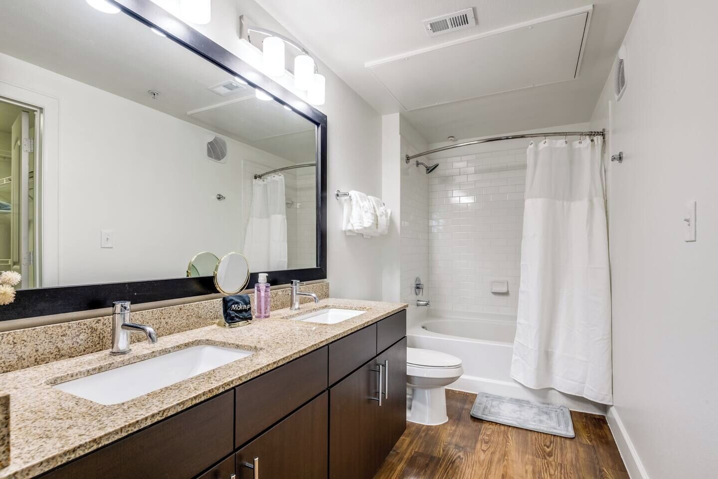 Apartment | Bathroom