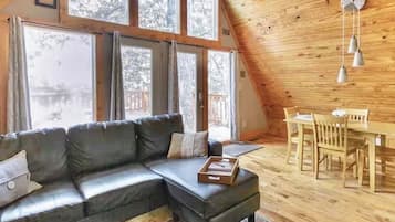 Smart-TV, Kamin, Videospiele, DVD-Player