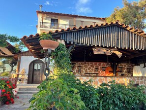 Front of property - HOTEL ESPERIA (Thasos)