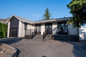 Exterior - Havre d'Abraham residence (Laval)