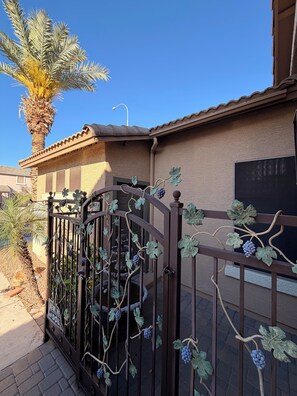 Property grounds - Private Dog-Friendly Classy Casita @Downtown&Parks (Chandler)