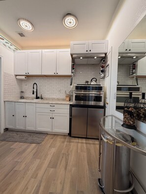 Fridge, microwave, oven, stovetop - Private Dog-Friendly Classy Casita @Downtown&Parks (Chandler)