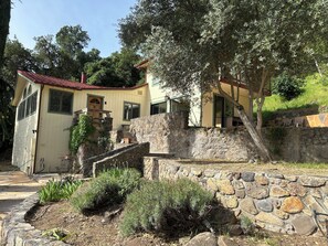 Exterior - Oak & Olive (Calistoga)