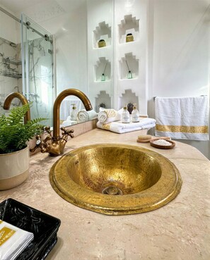 Nicht klassifiziertes Bild, 3 von 32, Schaltfläche