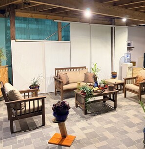 المنشأة من الداخل