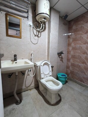 Unclassified image, 4 of 11, button - Hotel White Stone near Anand Vihar (Delhi)