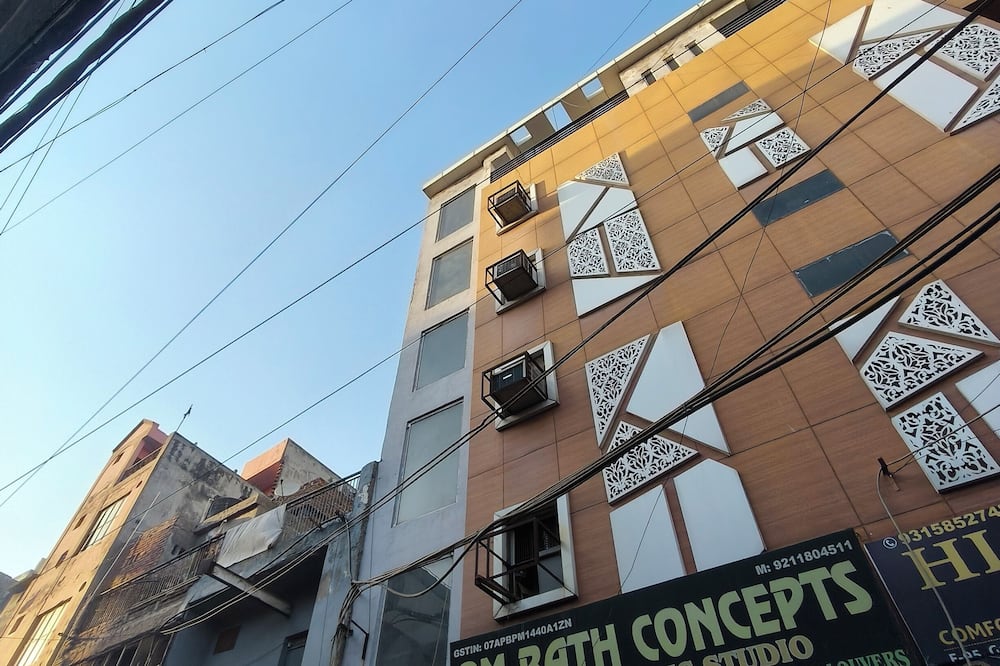 Hotel White Stone near Anand Vihar