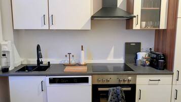 Kühlschrank, Ofen, Herdplatte, Geschirrspüler