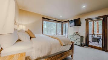 Maison, Plusieurs lits, patio, vue sur le terrain de golf (Wilderness Club Manor) | 5 chambres, décor unique, ameublement unique, literie fournie