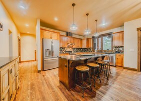 House, Multiple Beds, Patio, Golf View (Wilderness Club Manor) | Private kitchen