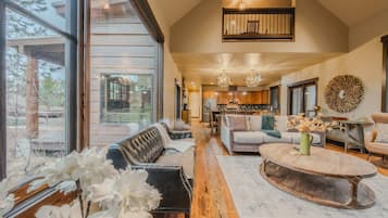 Maison, Plusieurs lits, patio, vue sur le terrain de golf (Wilderness Club Manor) | Aire de séjour