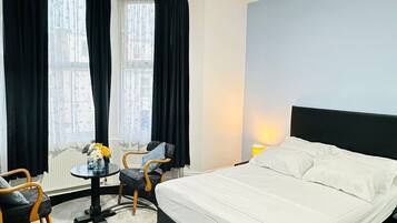 Family Suite | Iron/ironing board, free WiFi, bed sheets