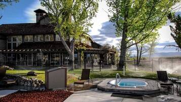 Bain à remous extérieur