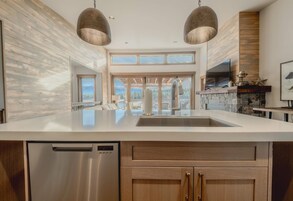 House, Multiple Beds, Hot Tub, Mountain View (Wilderness Club Home) | Private kitchen