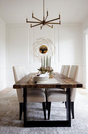 Dining - South Surrey Luxury Retreat • 6 Ensuites • Sleeps 12 • Group Stays (South Surrey)