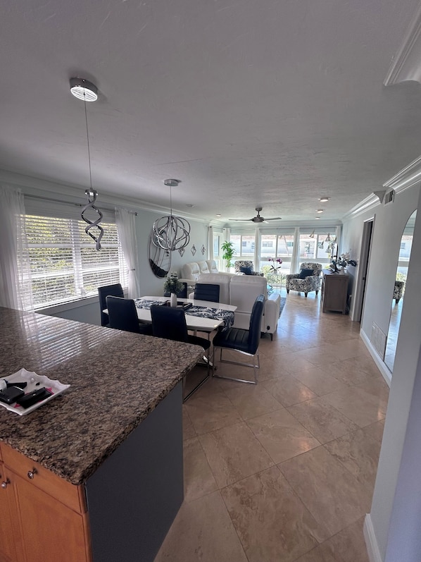 Interior - Walk to the Beach, Fun, and Shopping on Siesta Key!! (Sarasota)
