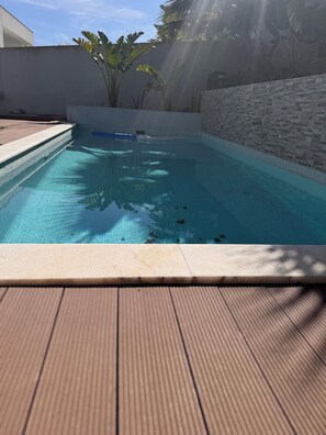 Piscina externa, piscina aquecida