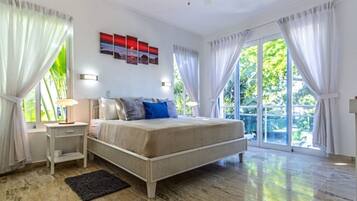 Superior Condo, Ocean View | In-room safe, free WiFi