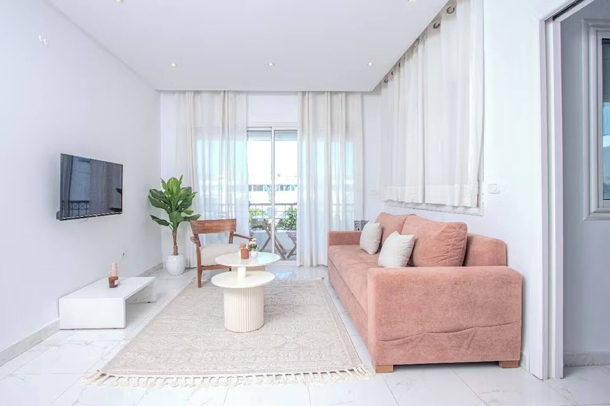 Apartment, 2 Bedrooms, Smoking, Balcony | Ruang tamu