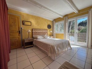 3 bedrooms, Internet, bed sheets - Atypical house in Le Brusc - Nature, sea and peace (Six-Fours-les-Plages)